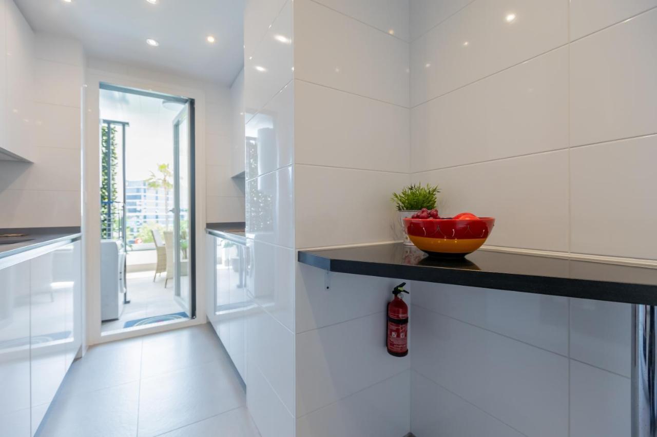 Marbella Luxury Brand New 2-Bedroom Apartment, 3 Min Walk To The Beach! Exteriör bild
